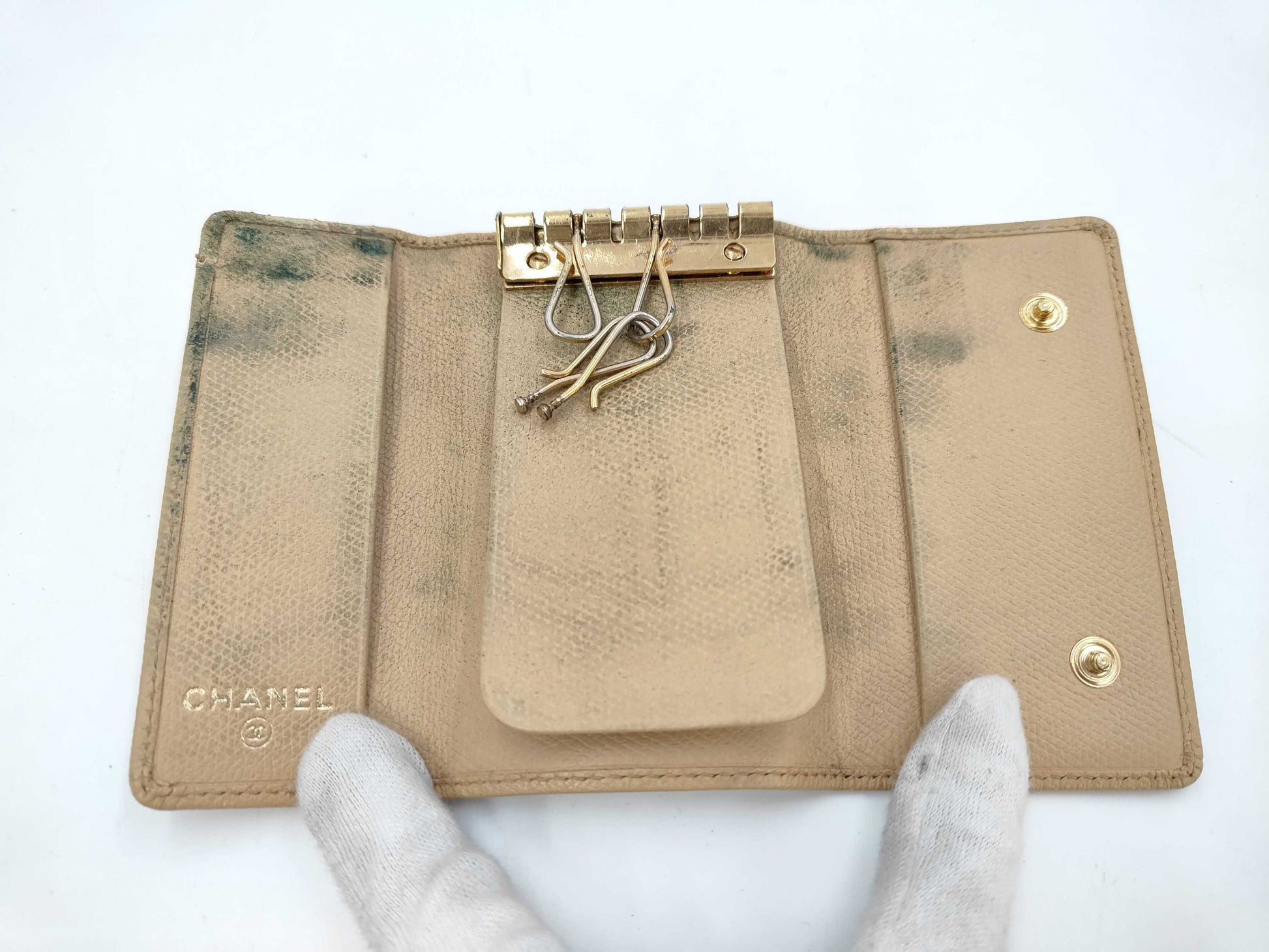 CHANEL 6-ring key case/key holder