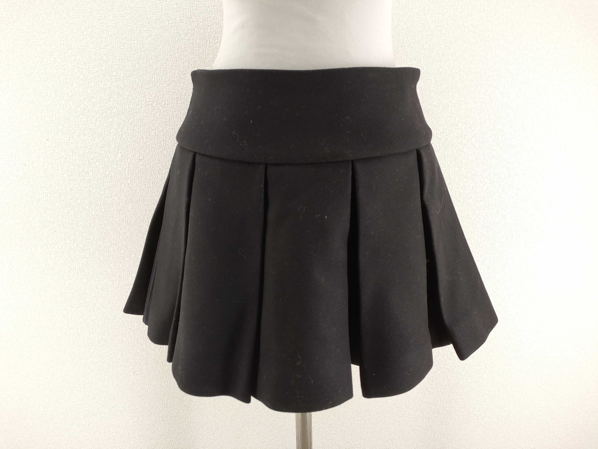 Patou Skirt, Size 36, Wool, Black Skirt