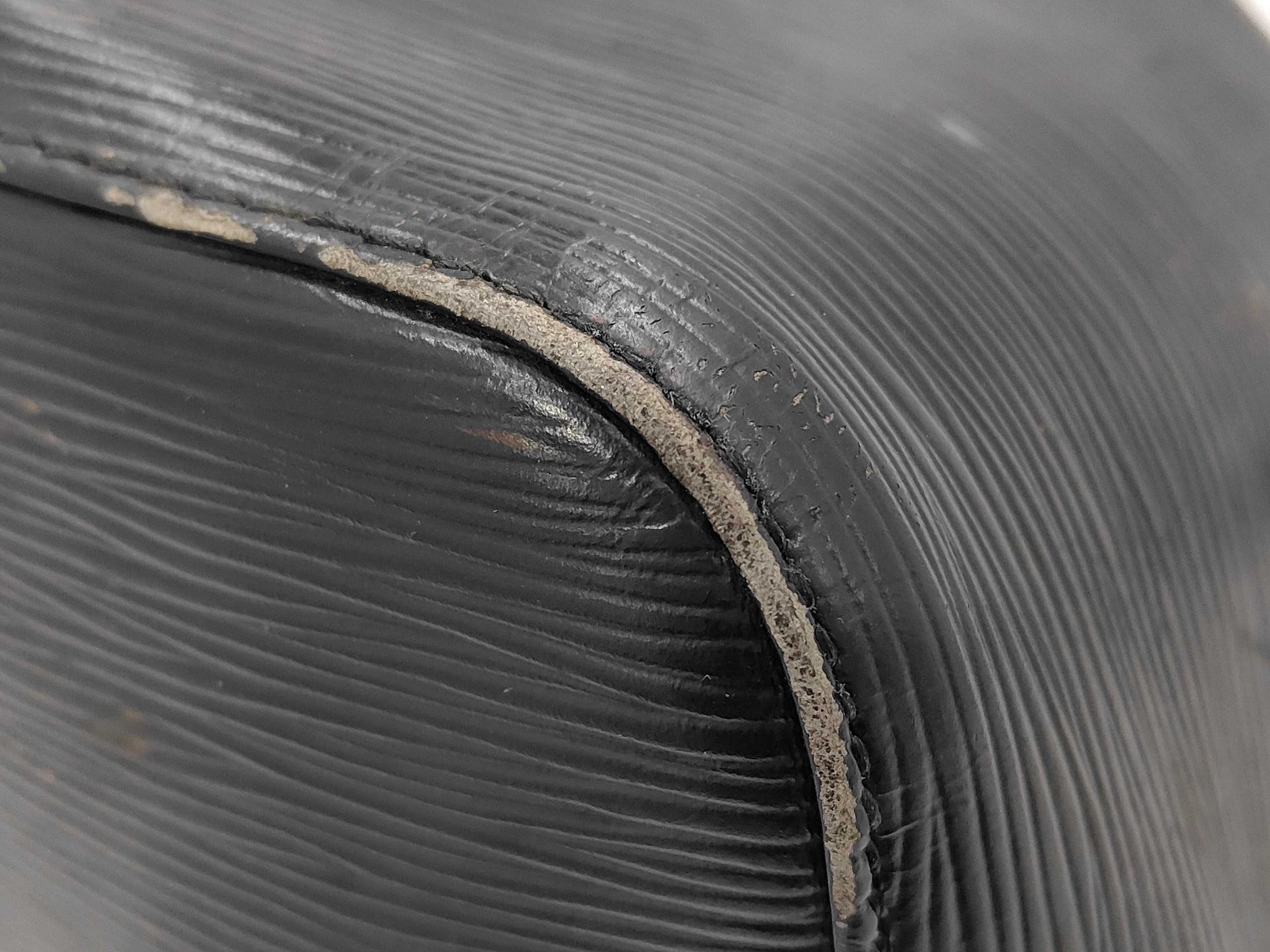 LOUIS VUITTON shoulder bag