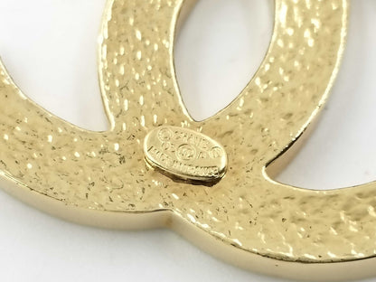 CHANEL brooch