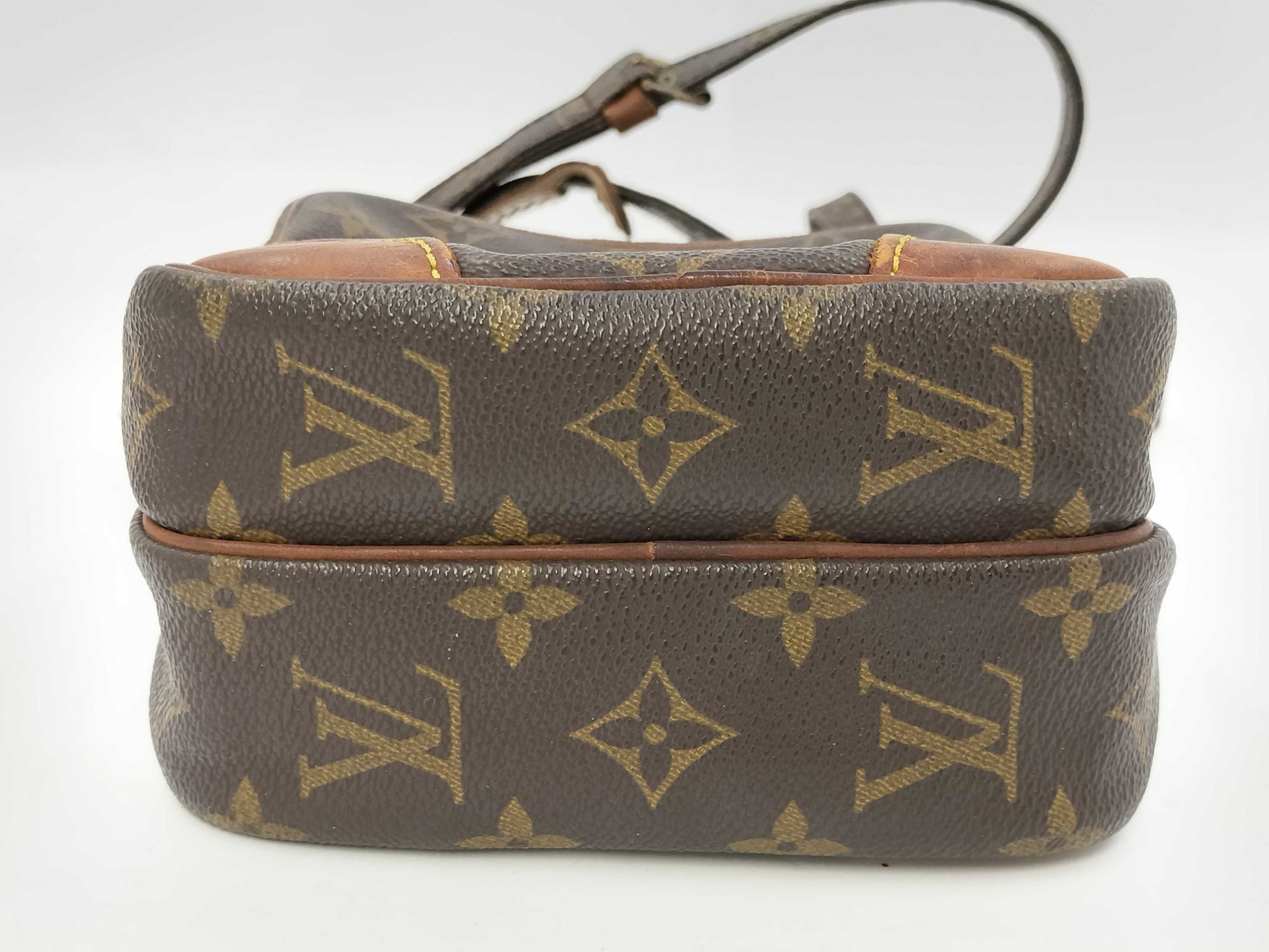 LOUIS VUITTON Shoulder Bag Bag