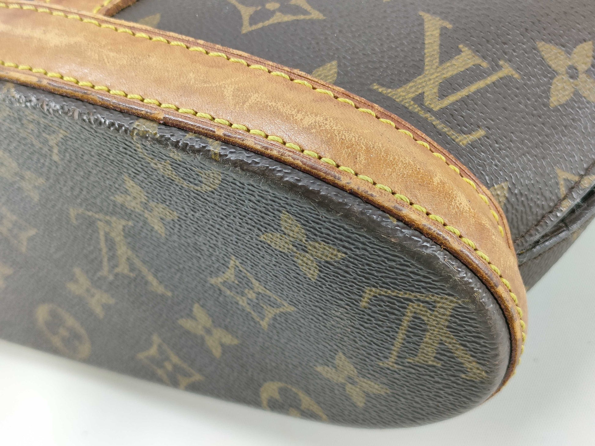 LOUIS VUITTON Monogram Louis Vuitton Babylon Tote Bag