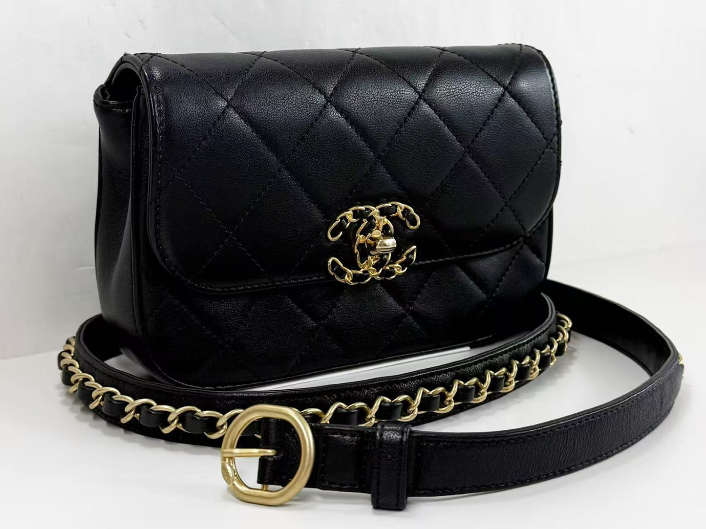 CHANEL Black Matelasse 19 Flap Waist Pouch, 18.5cm Wide, Approx. 28 Series, with Vintage G Hardware and Strap, 28405039