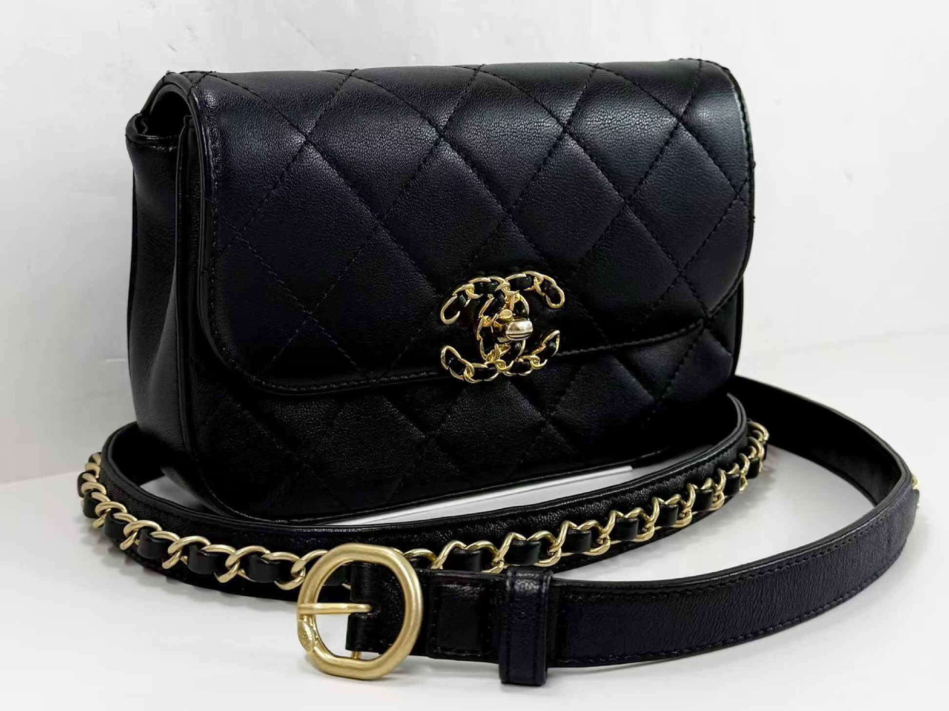 CHANEL Black Matelasse 19 Flap Waist Pouch, 18.5cm Wide, Approx. 28 Series, with Vintage G Hardware and Strap, 28405039