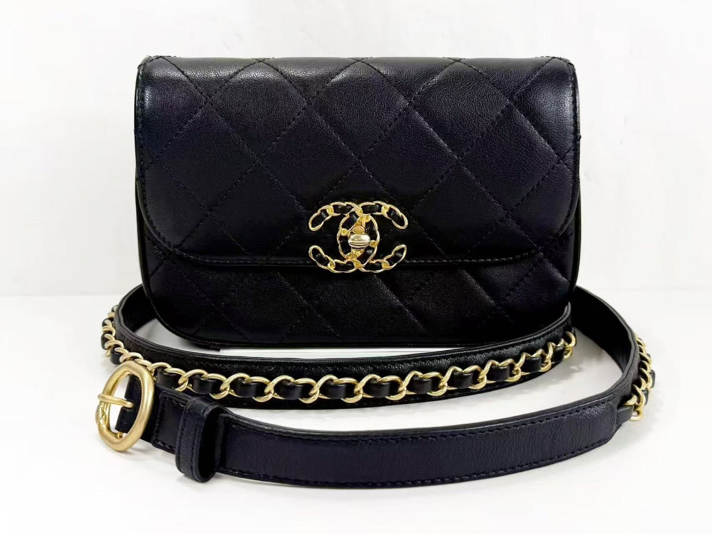 CHANEL Black Matelasse 19 Flap Waist Pouch, 18.5cm Wide, Approx. 28 Series, with Vintage G Hardware and Strap, 28405039