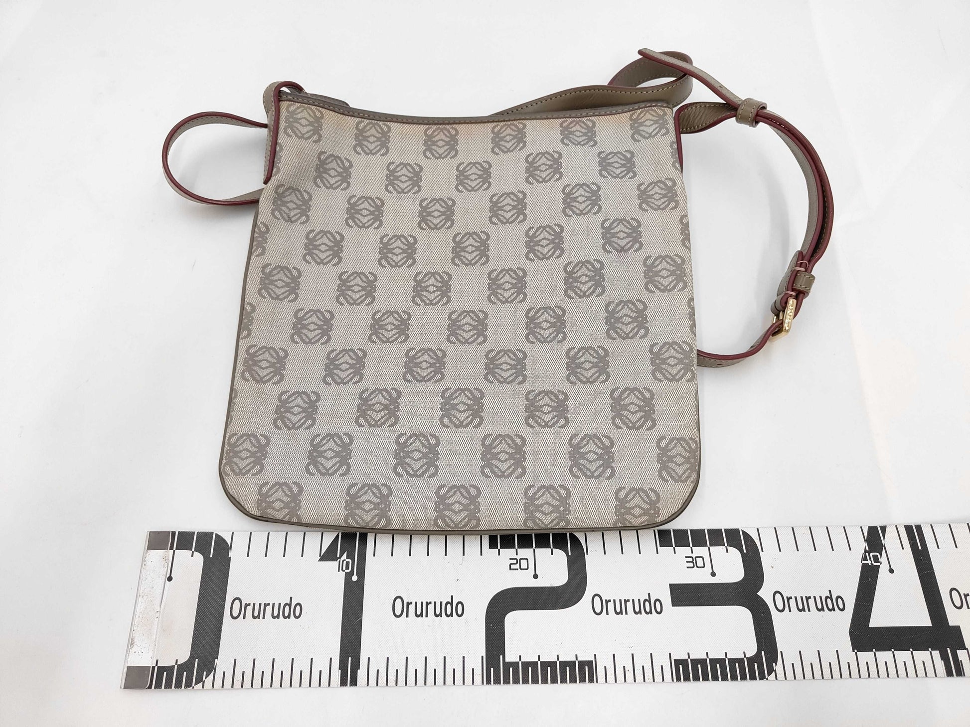 LOEWE LOEWE Anagram Shoulder Bag Shoulder Bag