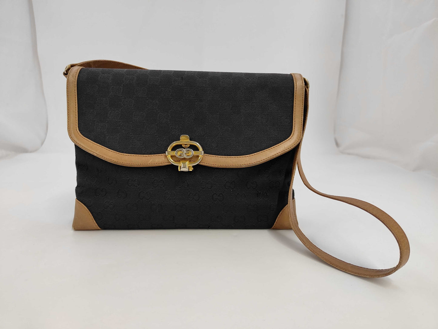 GUCCI GUCCI GG Canvas Shoulder Bag Bag