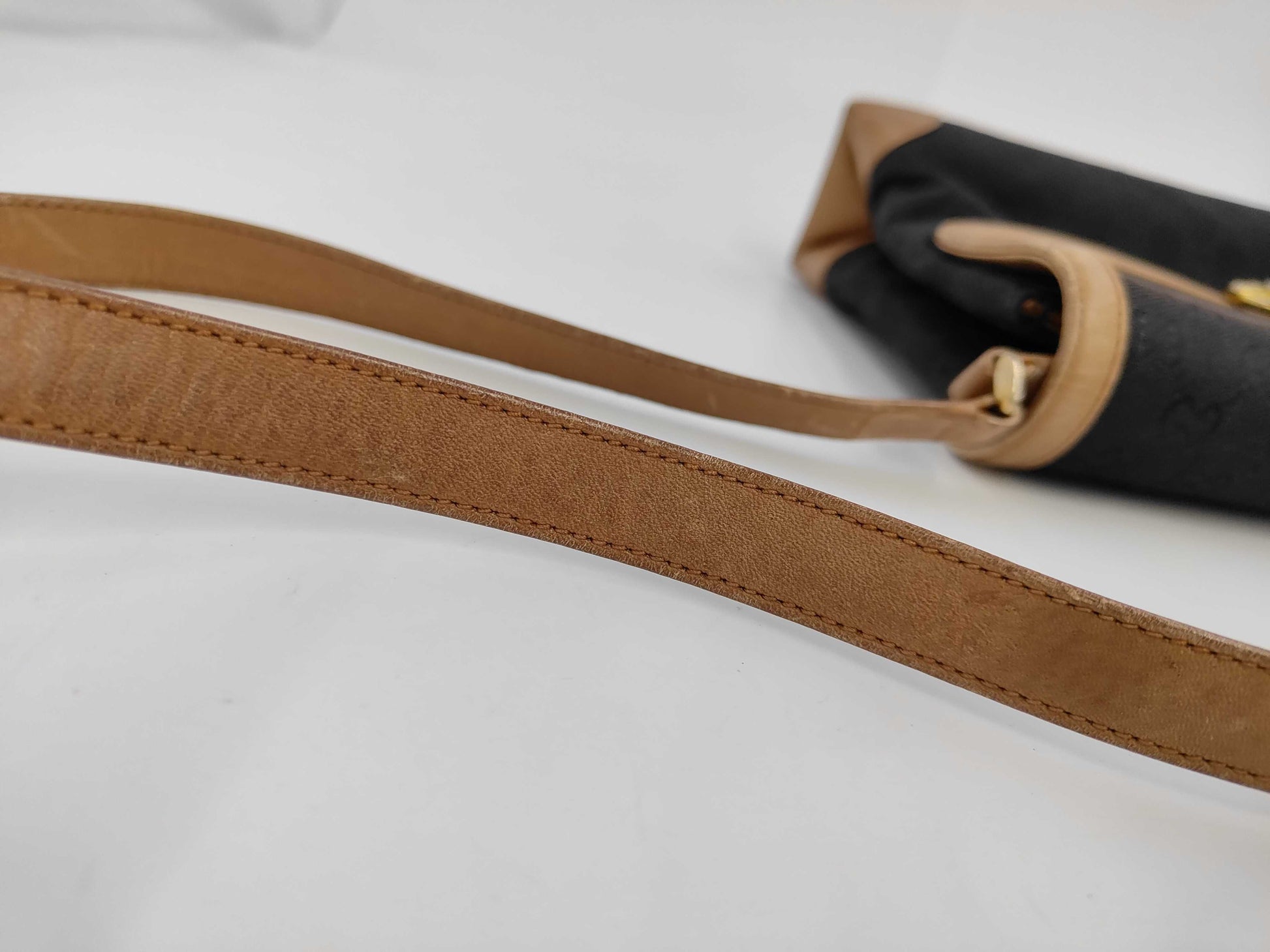 GUCCI GUCCI GG Canvas Shoulder Bag Bag