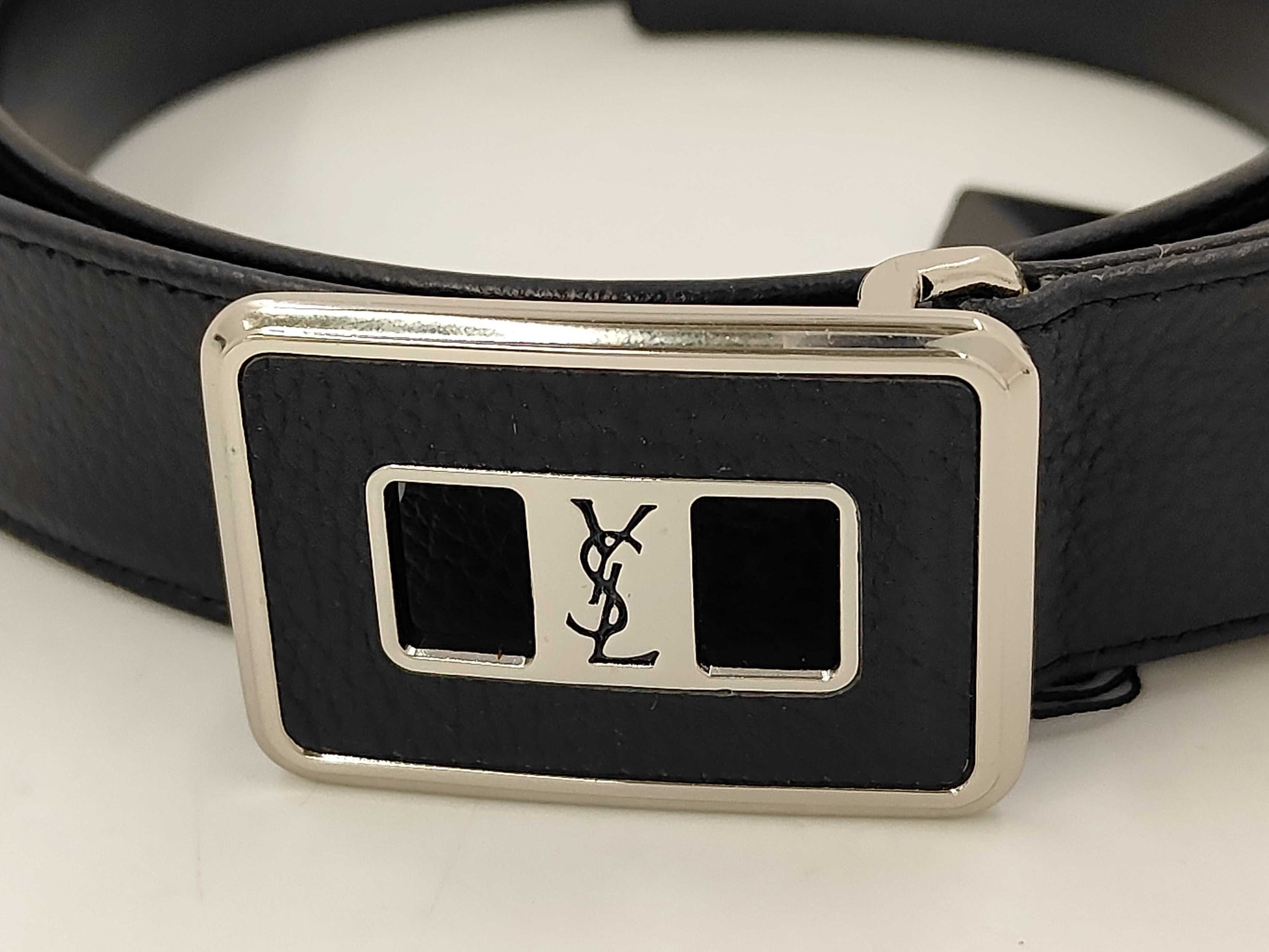 Yves Saint Laurent Paris 561667 Eco Belt with Peeling