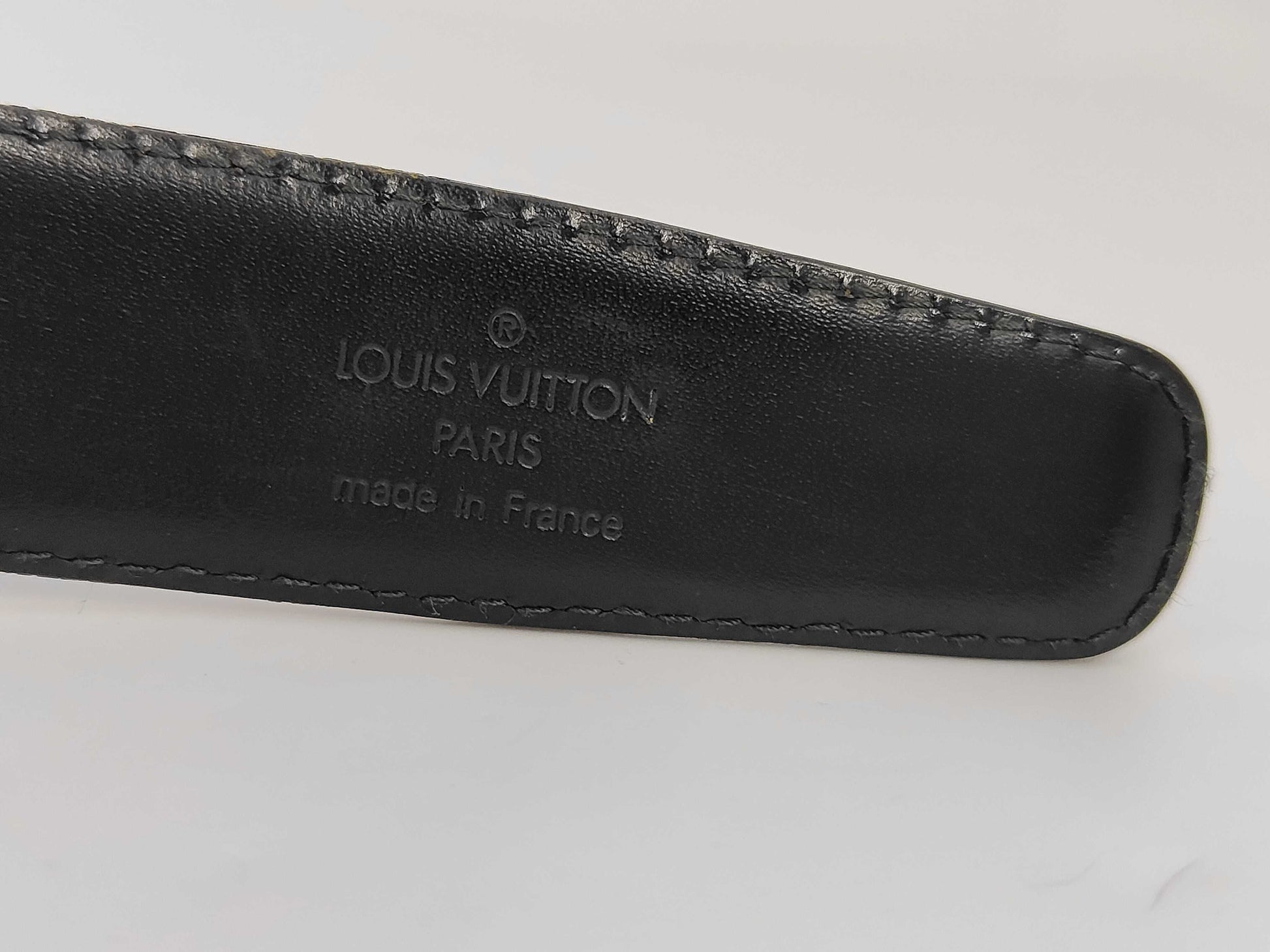 LOUIS VUITTON Epi Santur Classic Belt