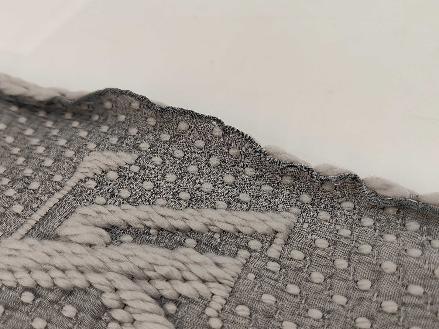 LOUIS VUITTON Echarpe Logomania Scarf