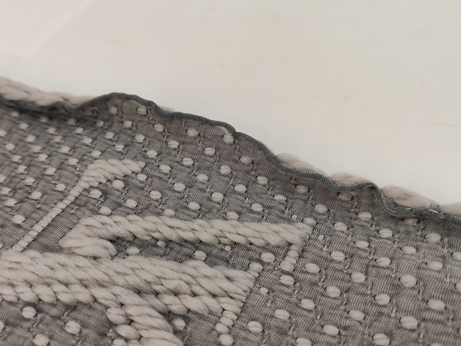 LOUIS VUITTON Echarpe Logomania Scarf