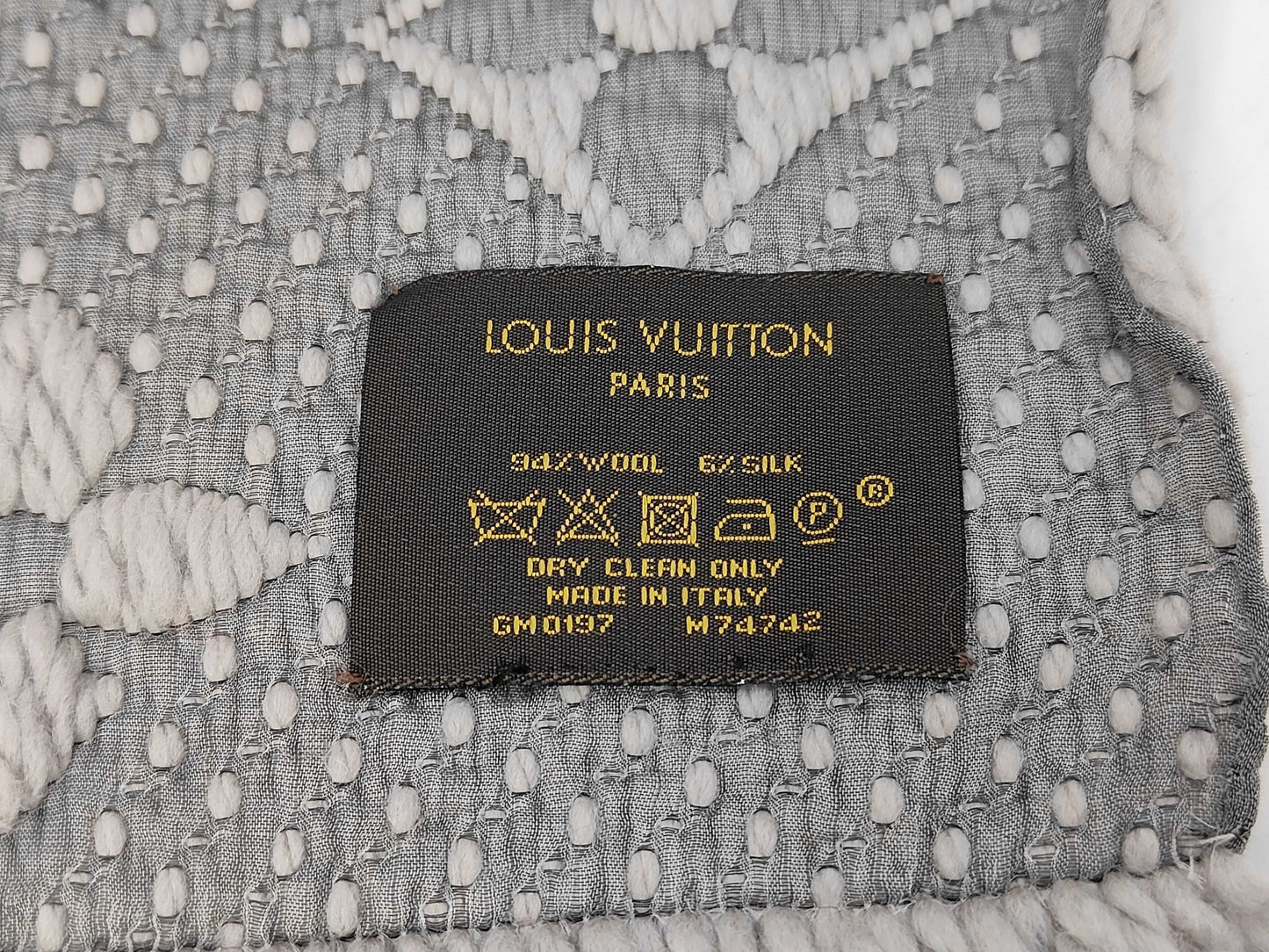 LOUIS VUITTON Echarpe Logomania Scarf
