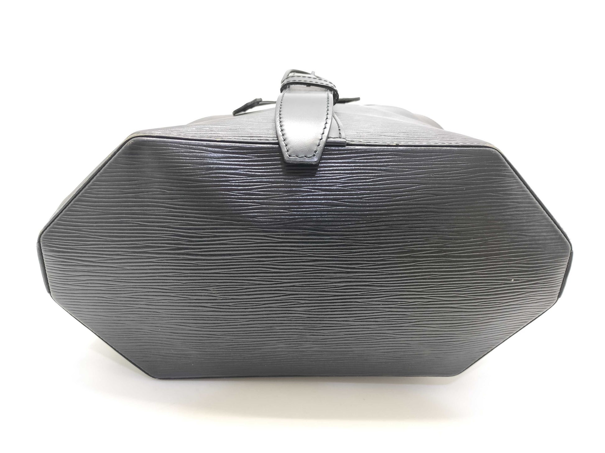 LOUIS VUITTON Epi Louis Vuitton Epi Shoulder Bag Sac Ado Noir Shoulder Bag