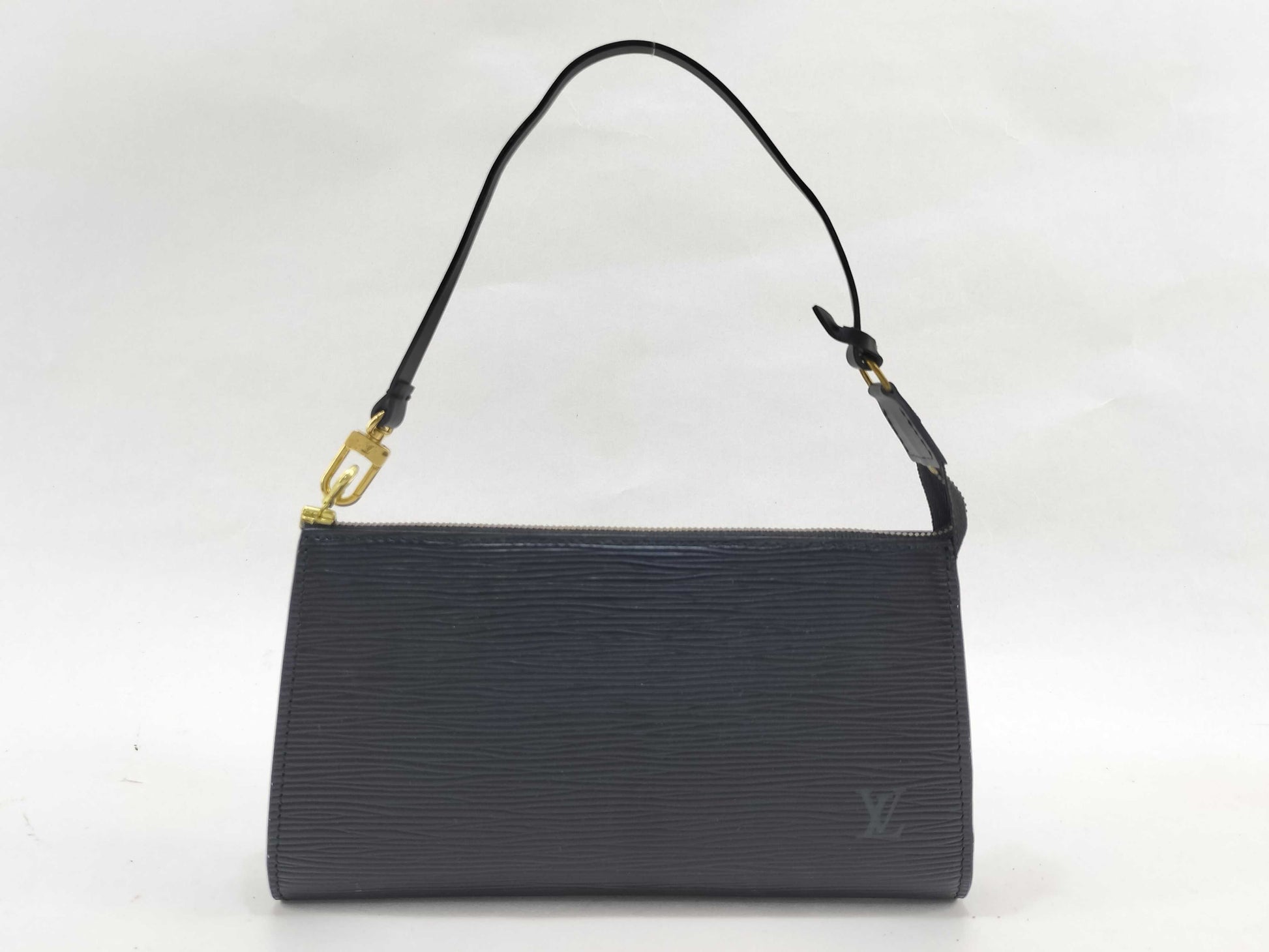 LOUIS VUITTON Epi Pochette Accessoires Black Pouch
