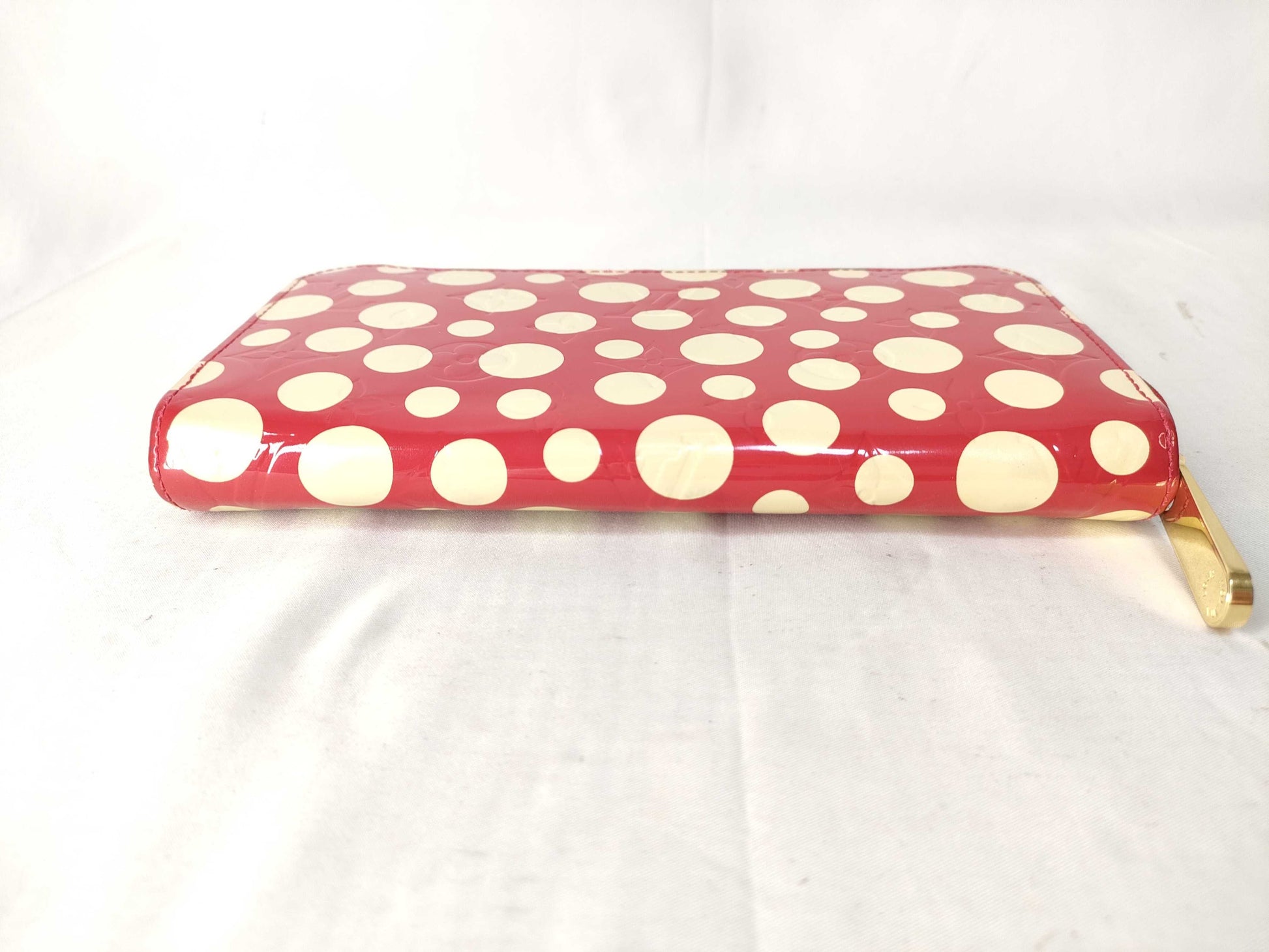 LOUIS VUITTON Vernis Zippy Wallet, a collaboration with Yayoi Kusama