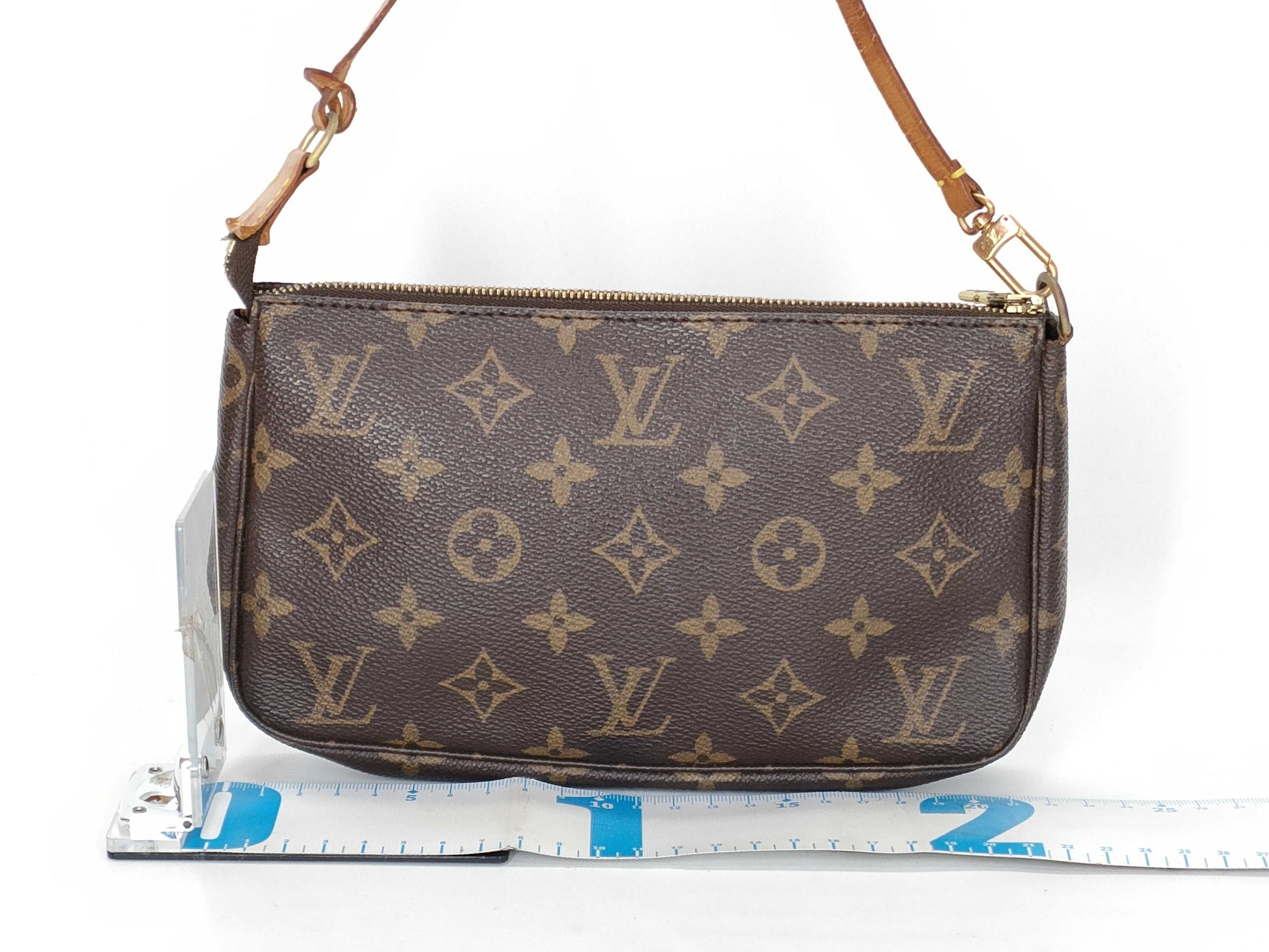 LOUIS VUITTON Monogram Louis Vuitton Monogram Pochette Accessoires Pouch
