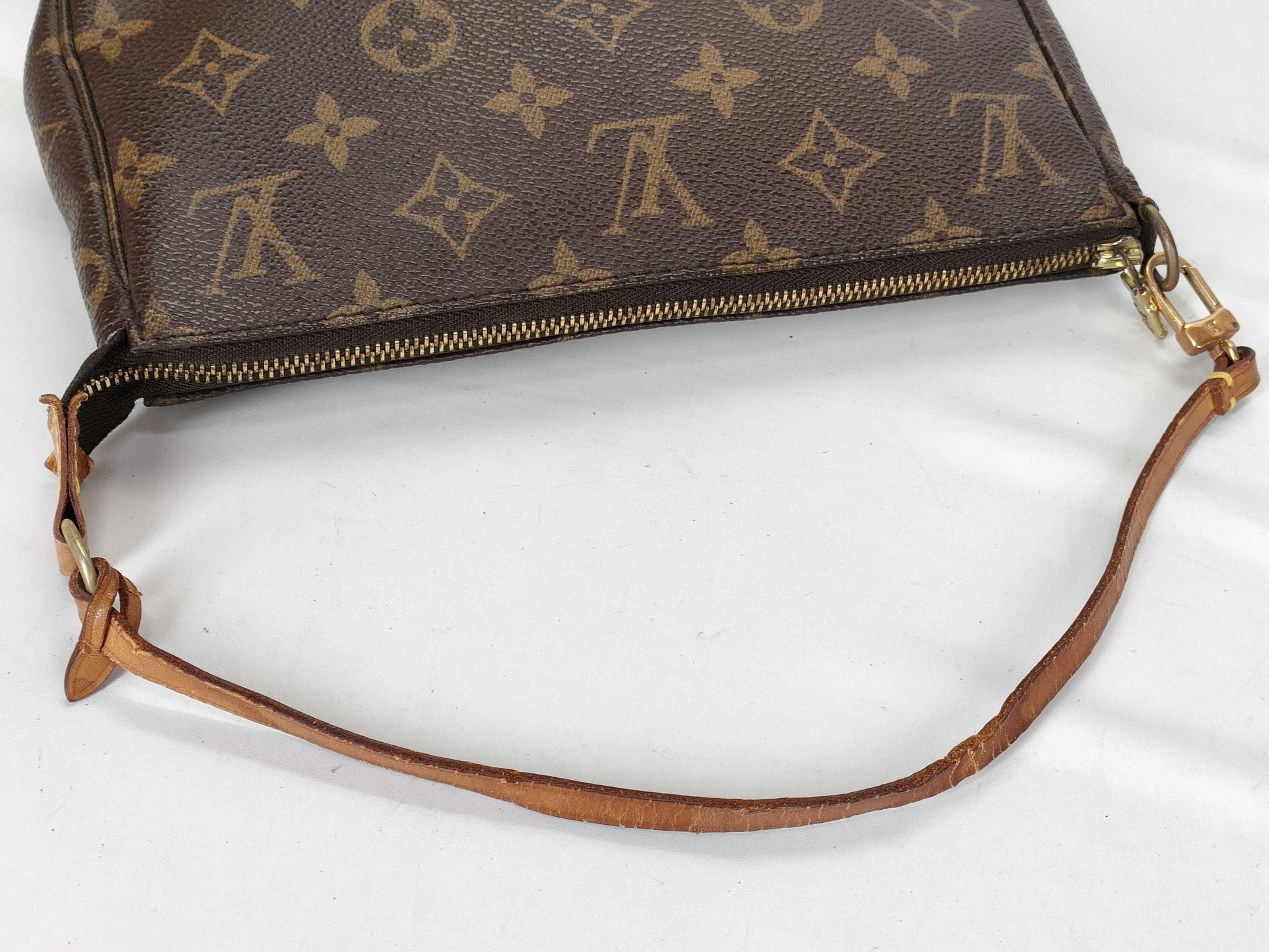LOUIS VUITTON Monogram Louis Vuitton Monogram Pochette Accessoires Pouch