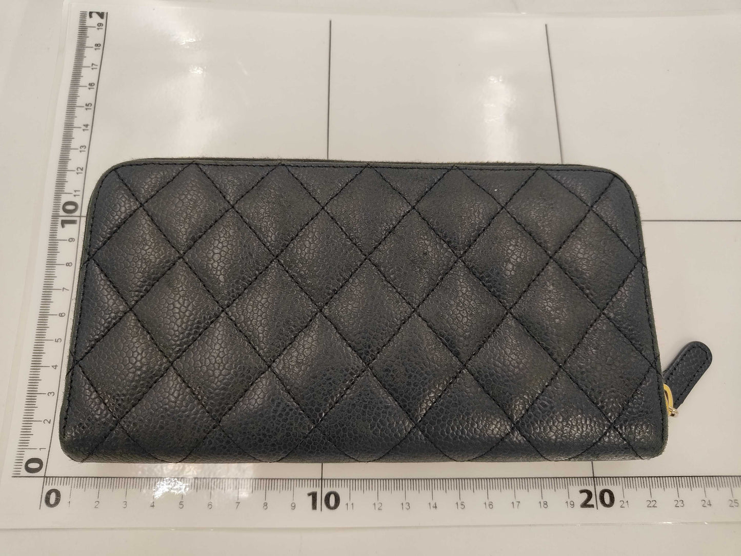 CHANEL Matelasse Caviar Leather Round Zip Wallet in Black with Gold Hardware, 22666637, Card/Stickers