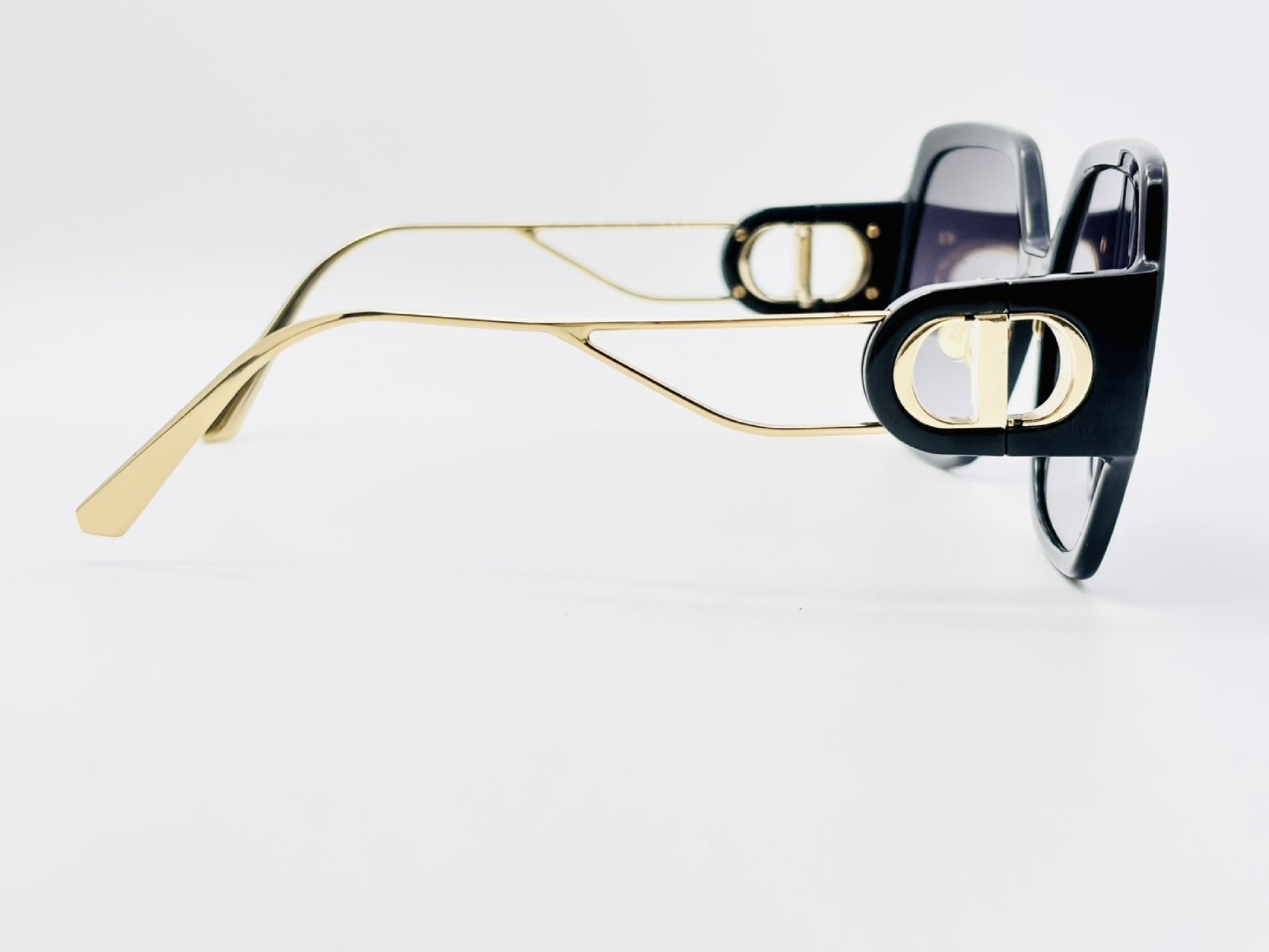  Dior TF60096177 30MONTAIGNE Sunglasses with CD Logo, 58□18-130, Black x Gold, Case and Cloth Included.