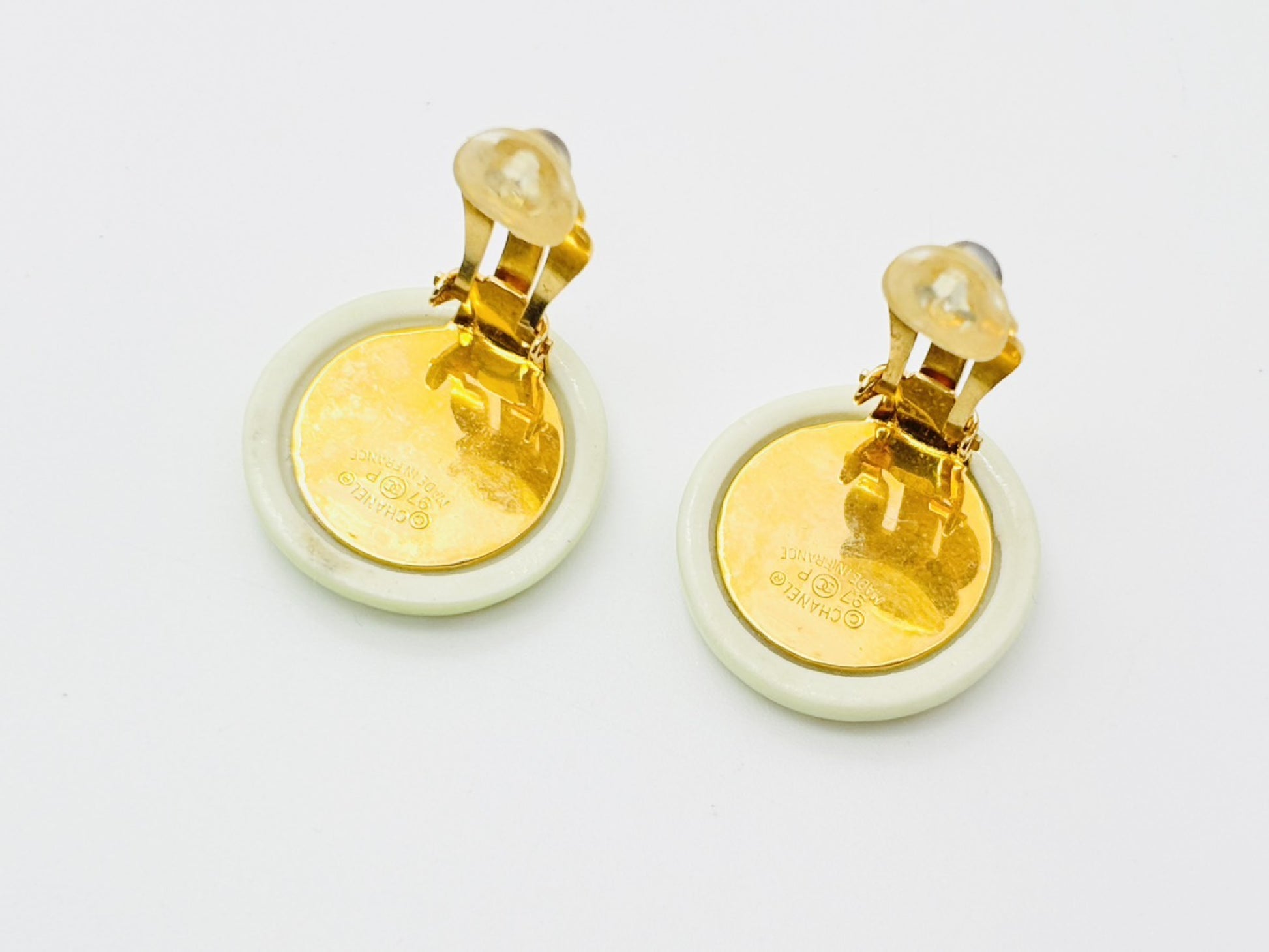 CHANEL Logo Button Round Earrings 97P Green Ceramic Enamel Cloisonne Earrings