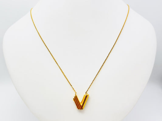 LOUIS VUITTON M61077 LV&ME V Necklace LE0189 Gold Necklace