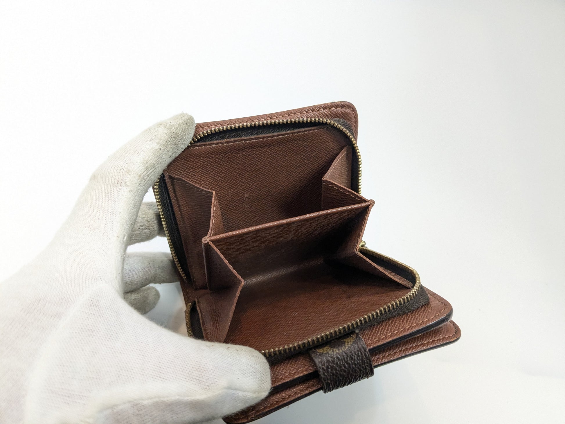 LOUIS VUITTON LV Monogram Compact Zip Wallet