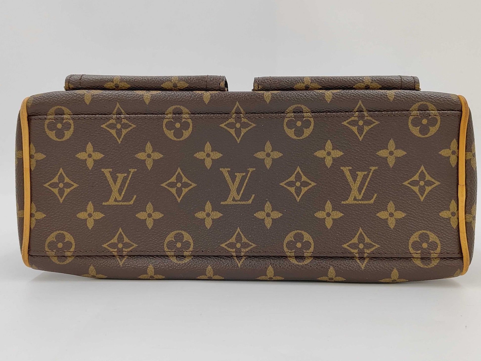 LOUIS VUITTON M40026 Monogram Manhattan PM Handbag