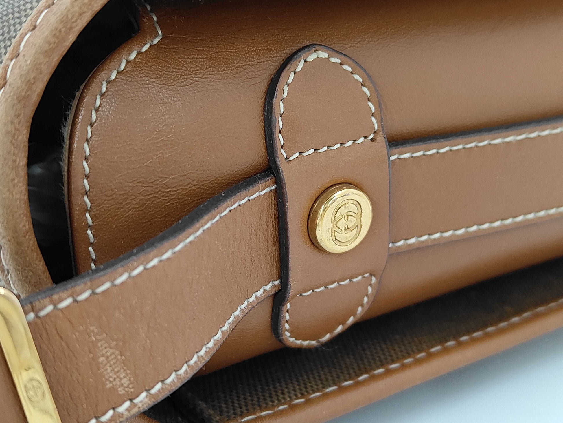 GUCCI 001 14 0712 Old Gucci Flap Shoulder Bag with Inner Pocket Charm