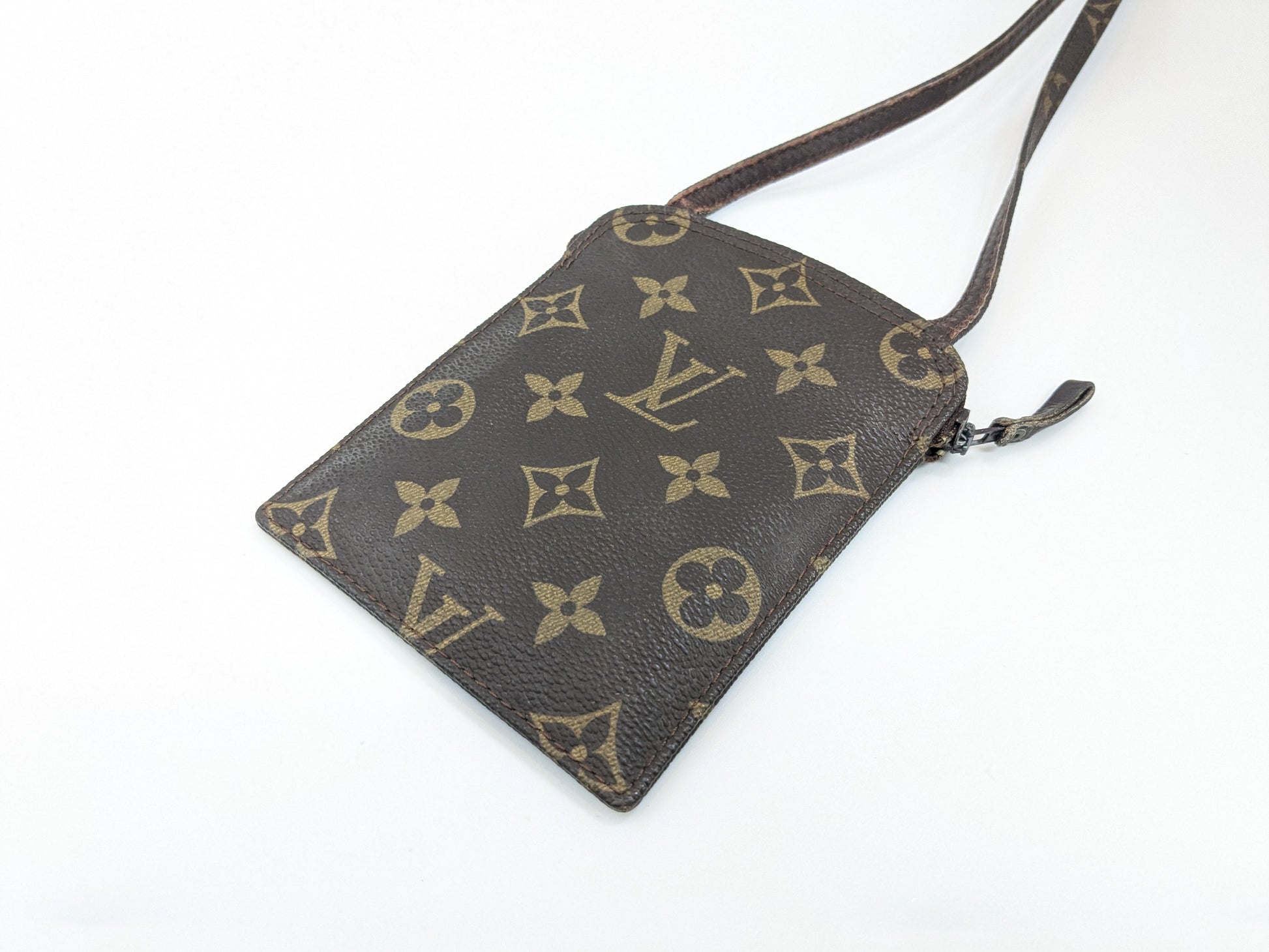 LOUIS VUITTON M45484 Monogram Pochette Secret 861 Shoulder Bag
