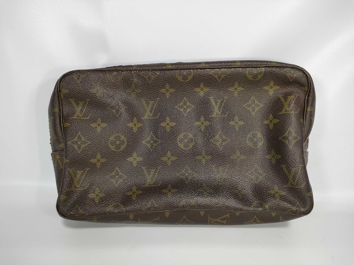 LOUIS VUITTON Monogram True Towel Pouch with Pull-Out Closure