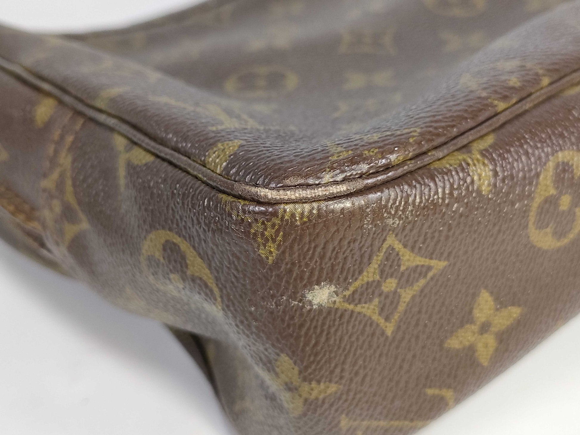 LOUIS VUITTON Monogram True Towel Pouch with Pull-Out Closure