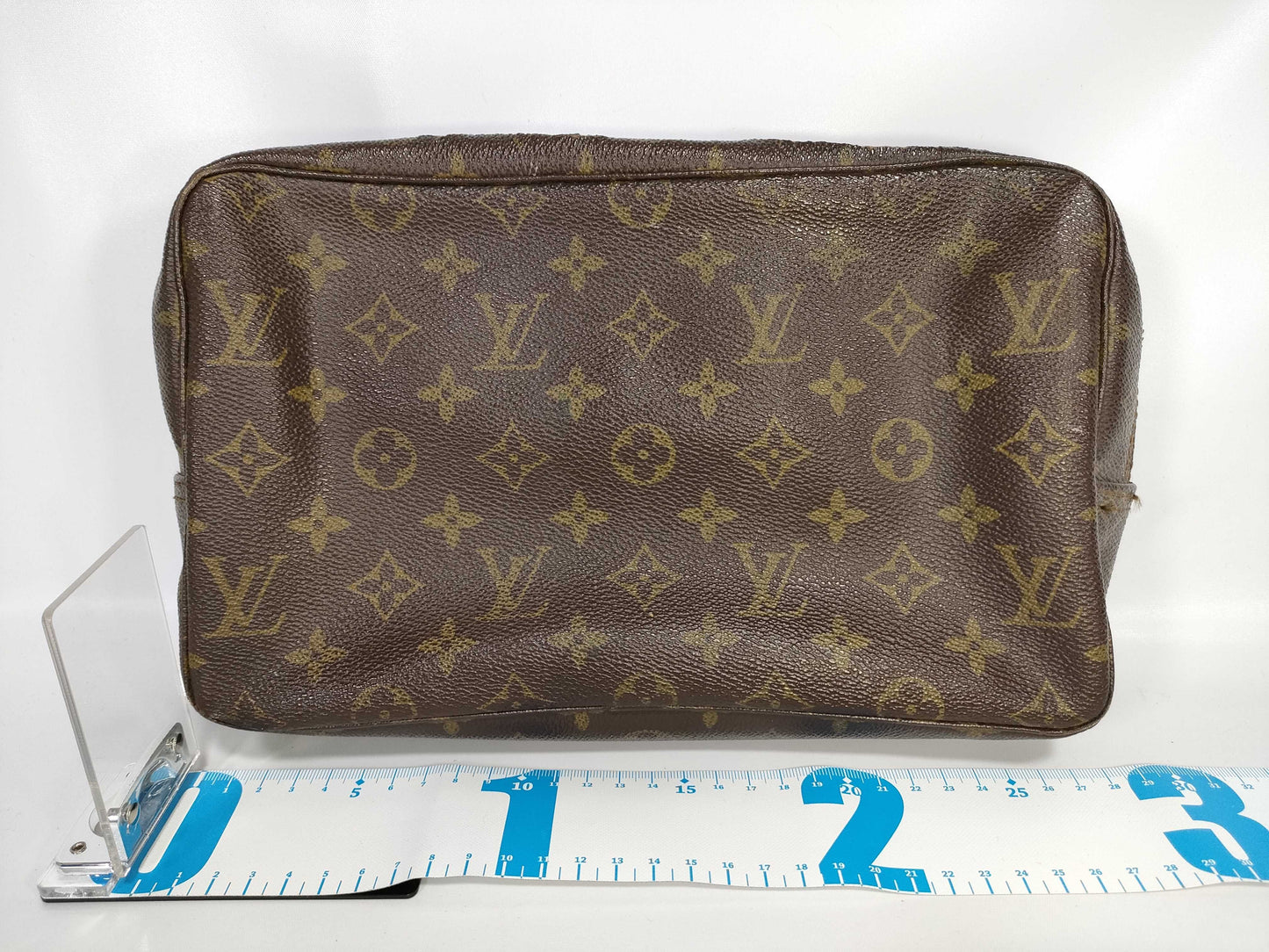 LOUIS VUITTON Monogram True Towel Pouch with Pull-Out Closure