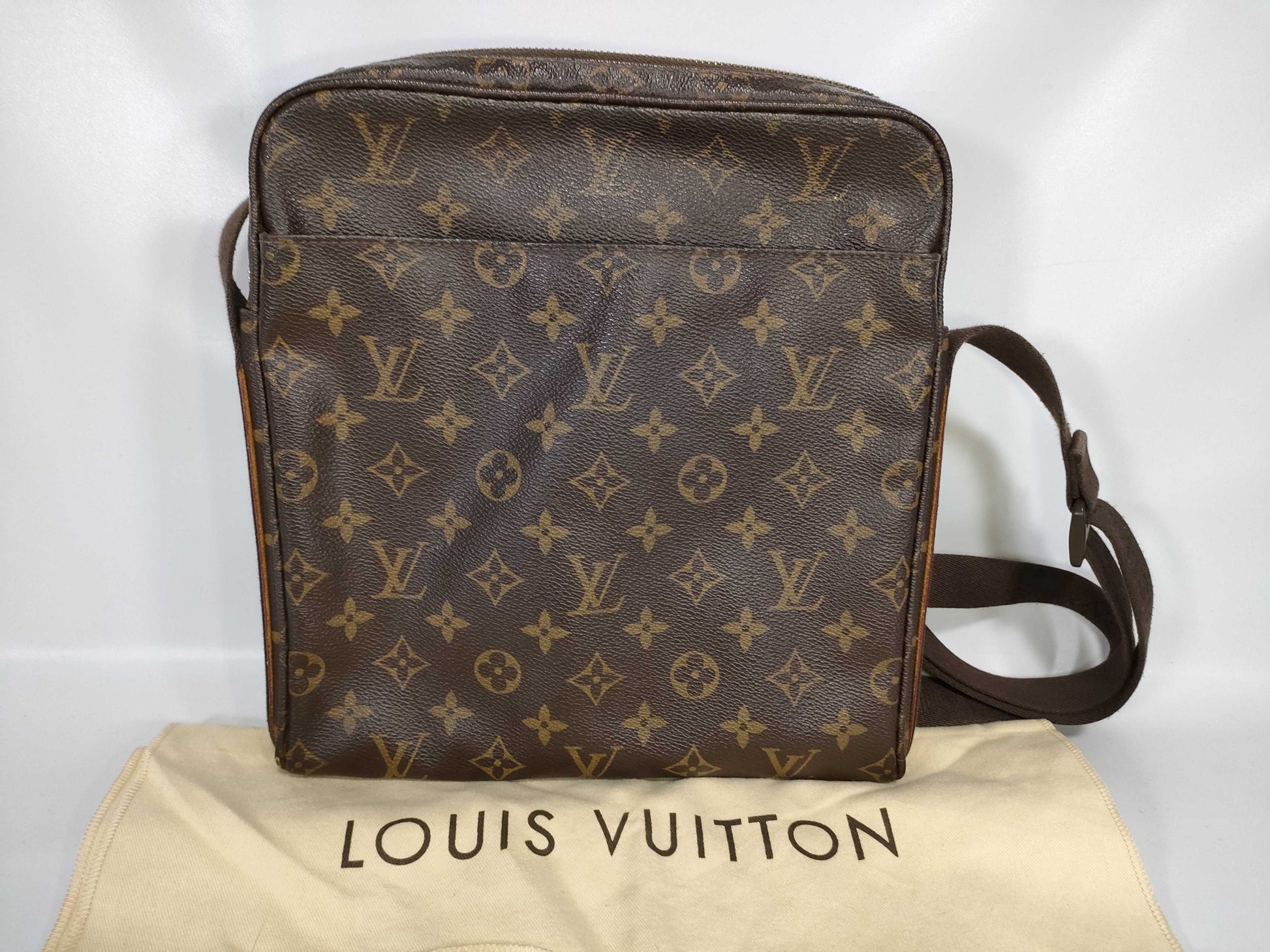 LOUIS VUITTON Monogram Trotter Bobur AR1120 Shoulder Bag