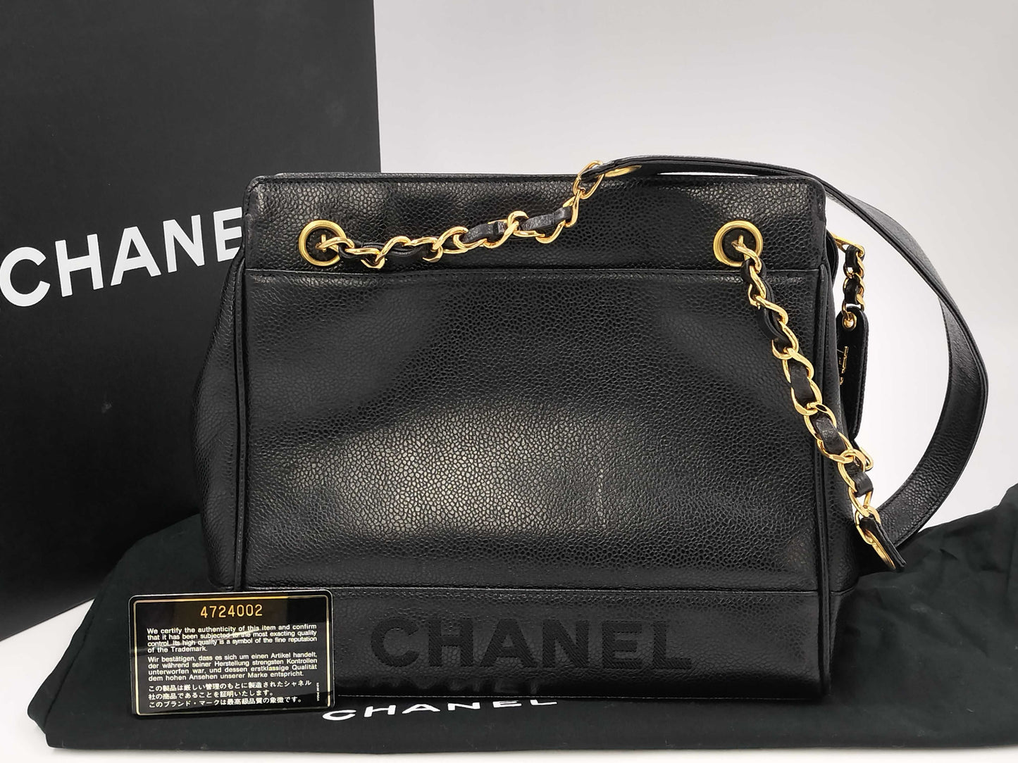 CHANEL shoulder bag