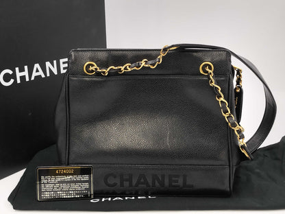 CHANEL shoulder bag
