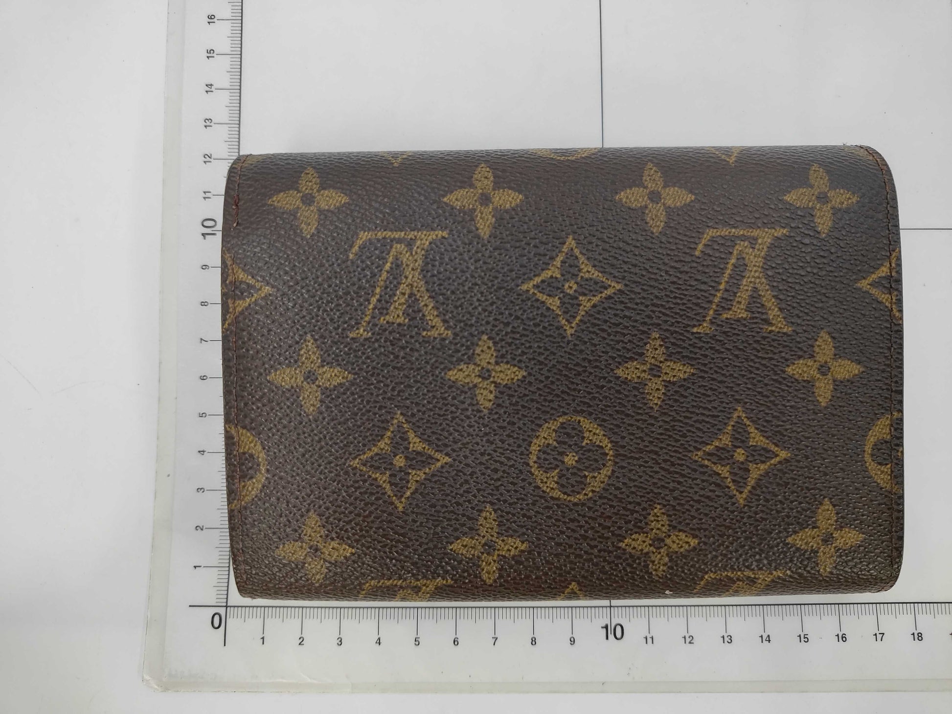 LOUIS VUITTON Monogram Tri-fold Wallet