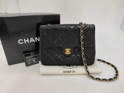 CHANEL CHANEL Matelasse 20 Lambskin Shoulder Bag