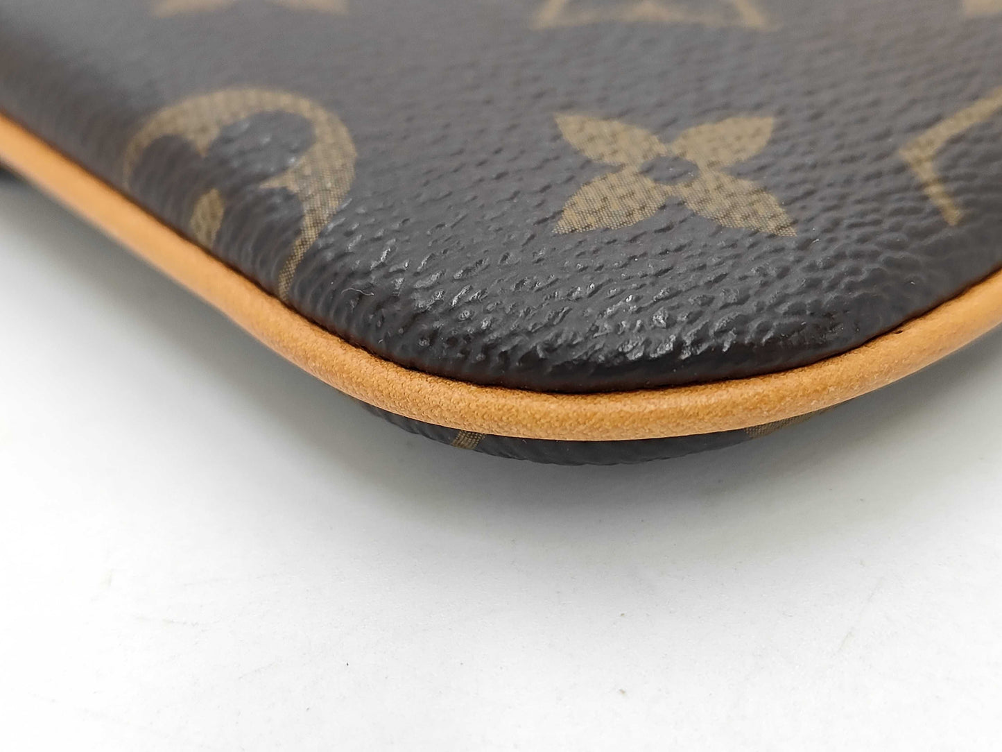 LOUIS VUITTON LV Monogram Etui Telephone MM M66546 SN0150 Other Accessories