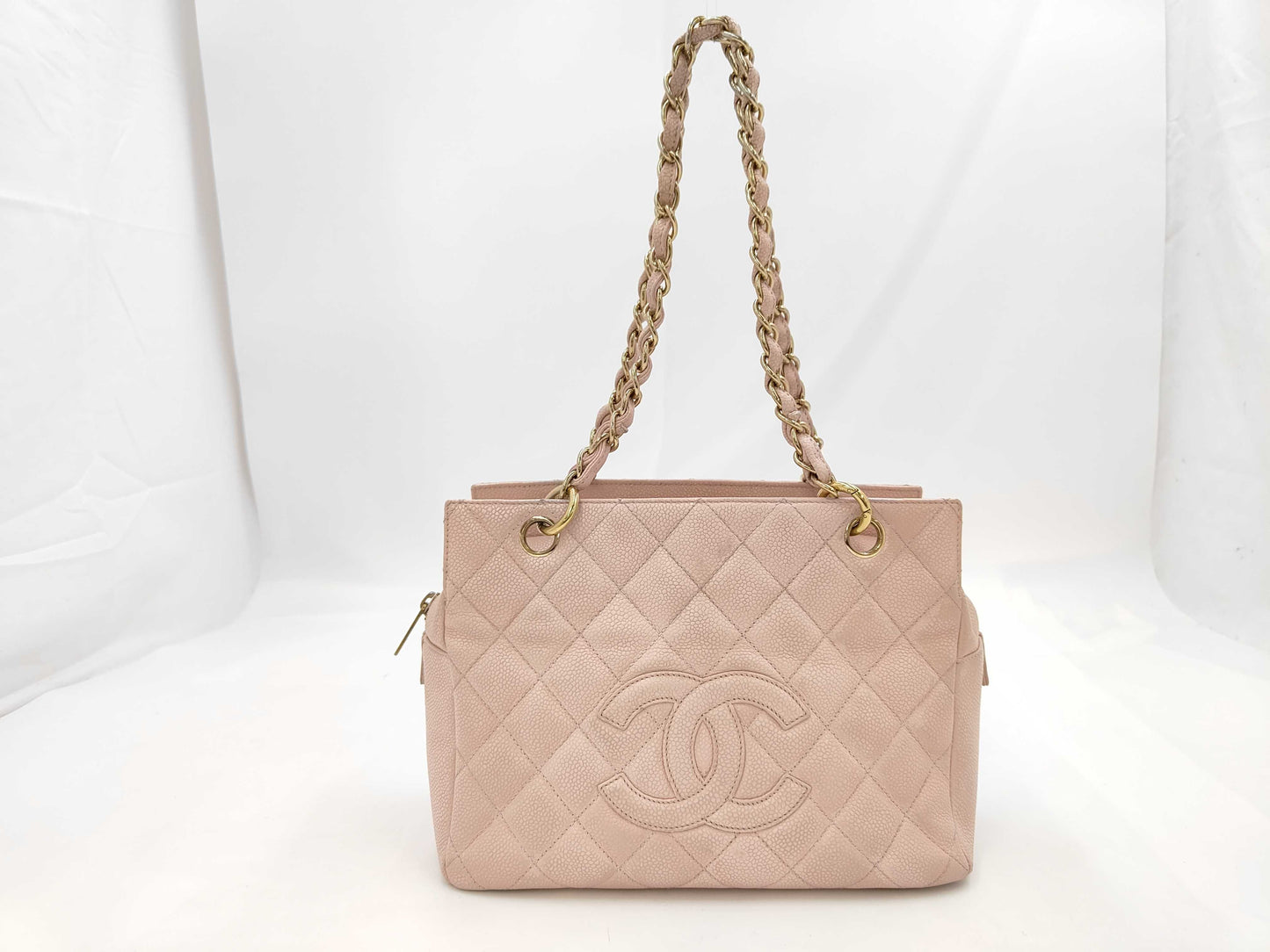CHANEL Caviar Skin Shoulder Bag