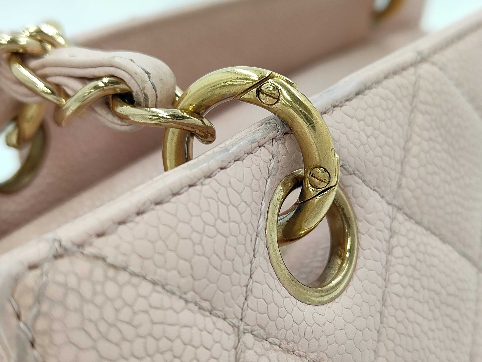 CHANEL Caviar Skin Shoulder Bag