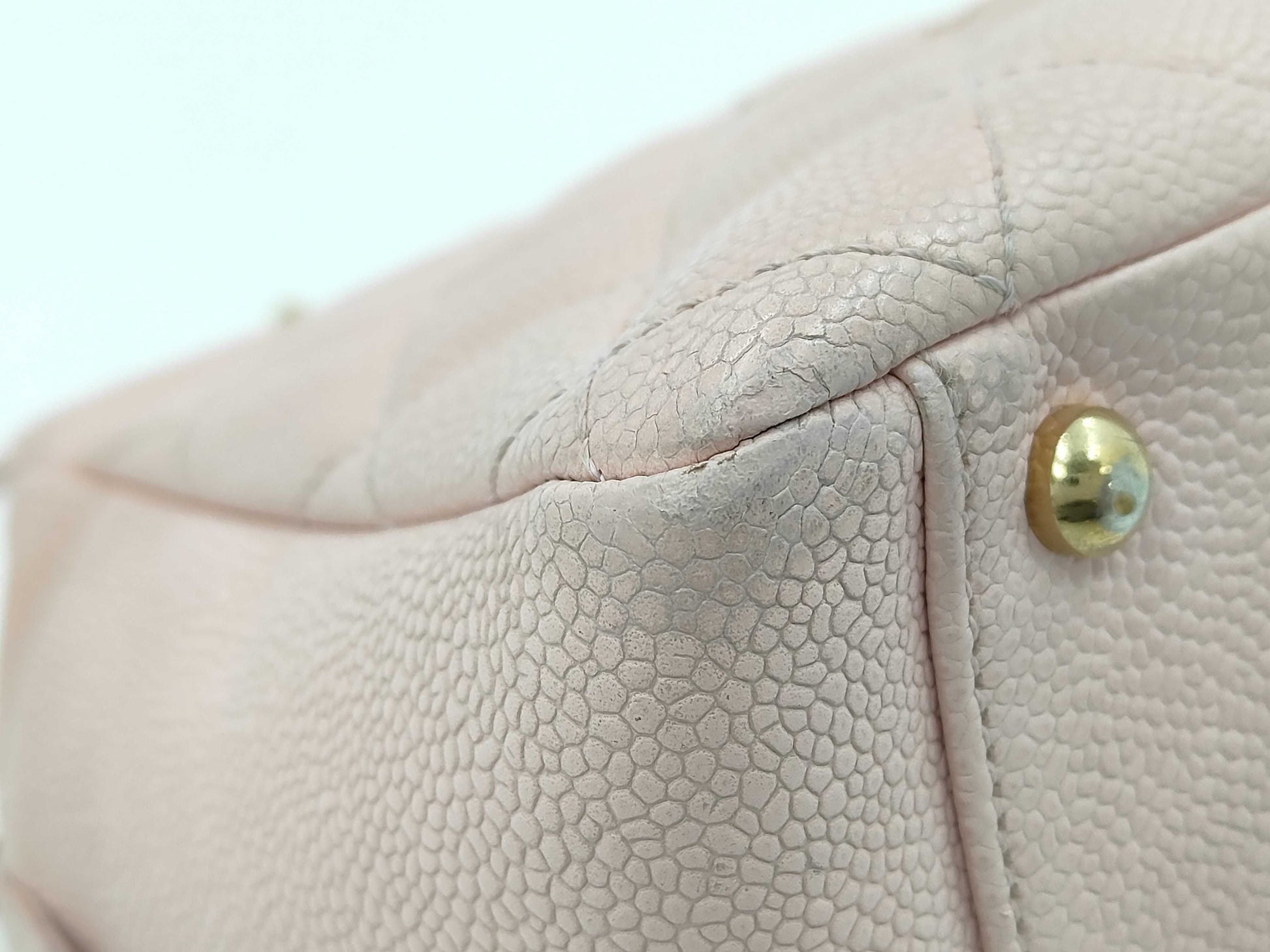 CHANEL Caviar Skin Shoulder Bag