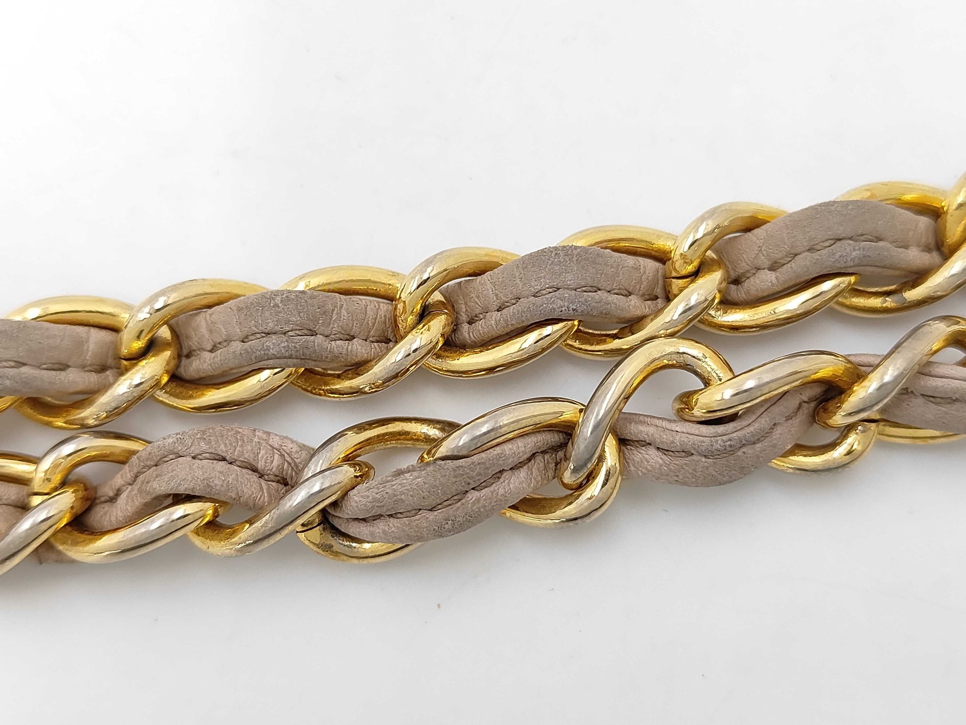 CHANEL Chain Shoulder Bag