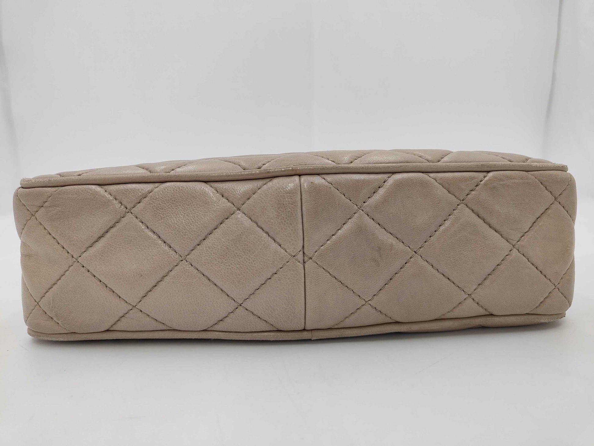 CHANEL Chain Shoulder Bag