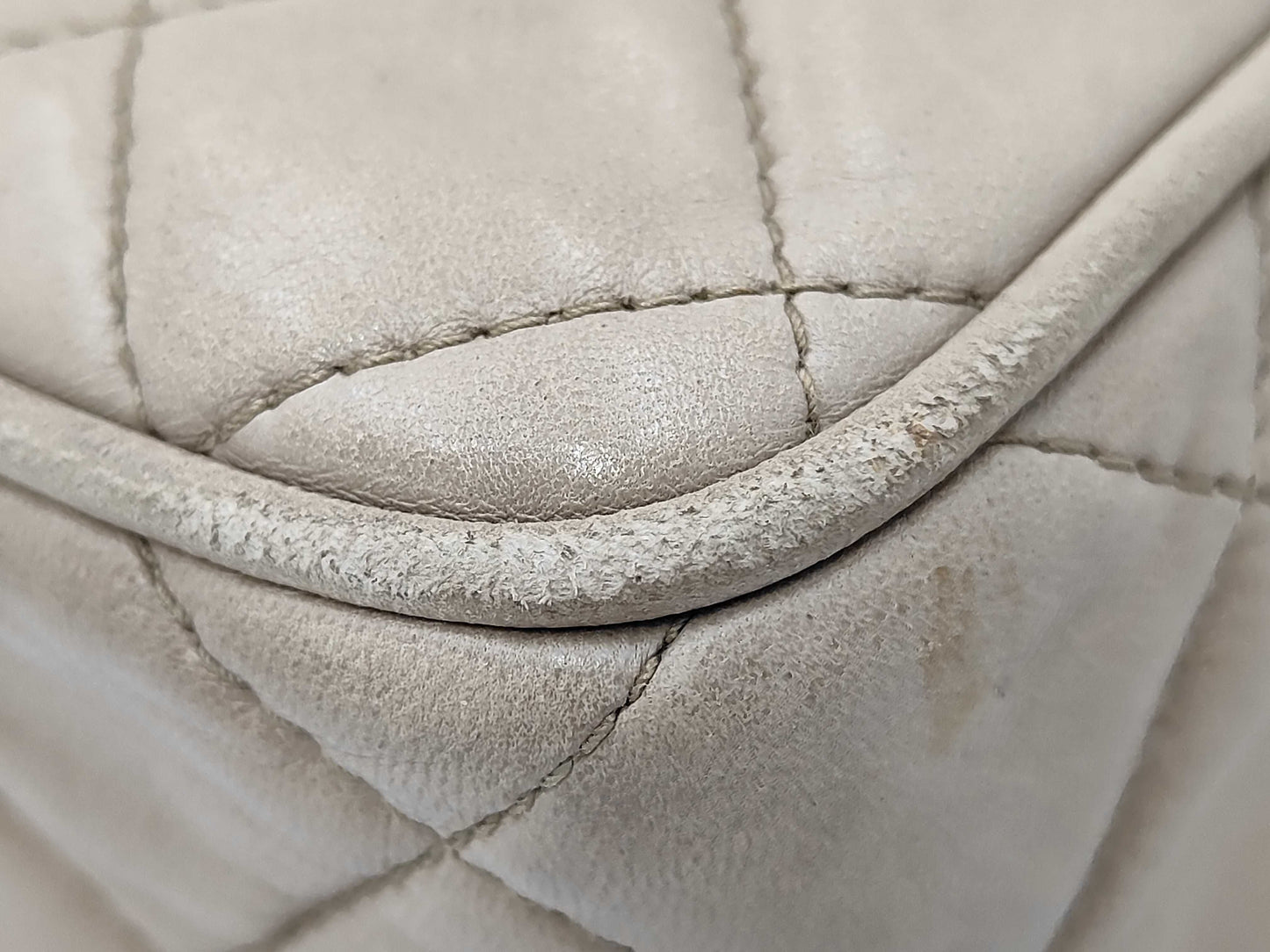 CHANEL Chain Shoulder Bag