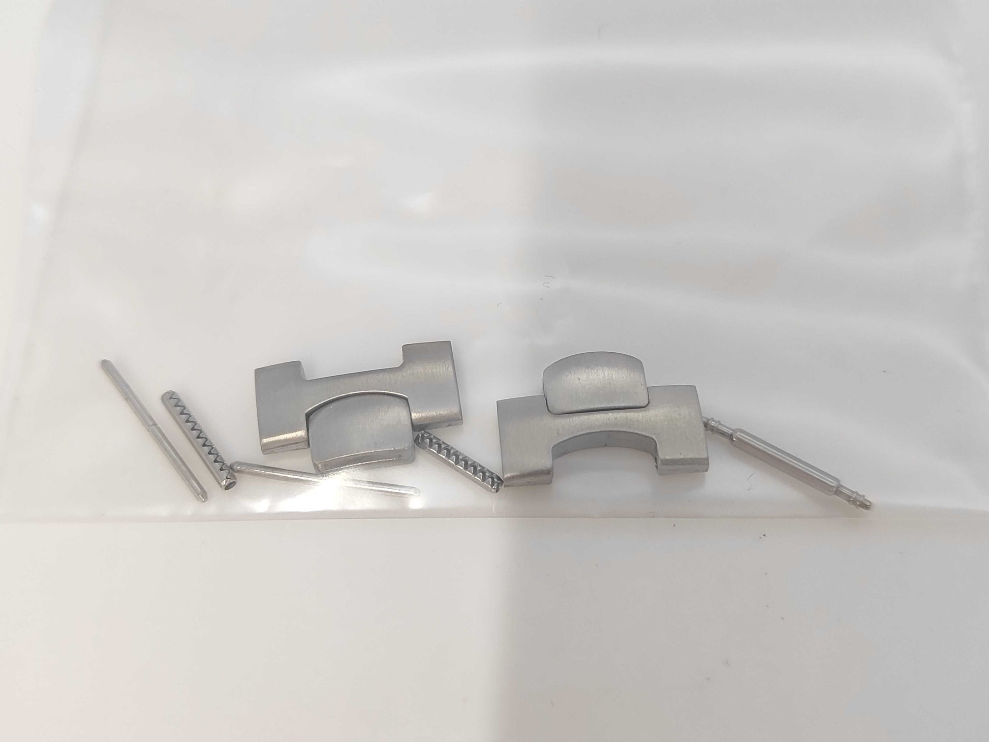 OMEGA Polaris Link Unisex