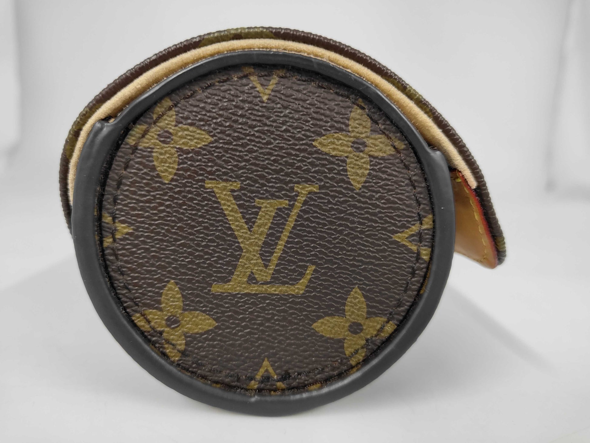 LOUIS VUITTON M47530 Watch Case Unisex