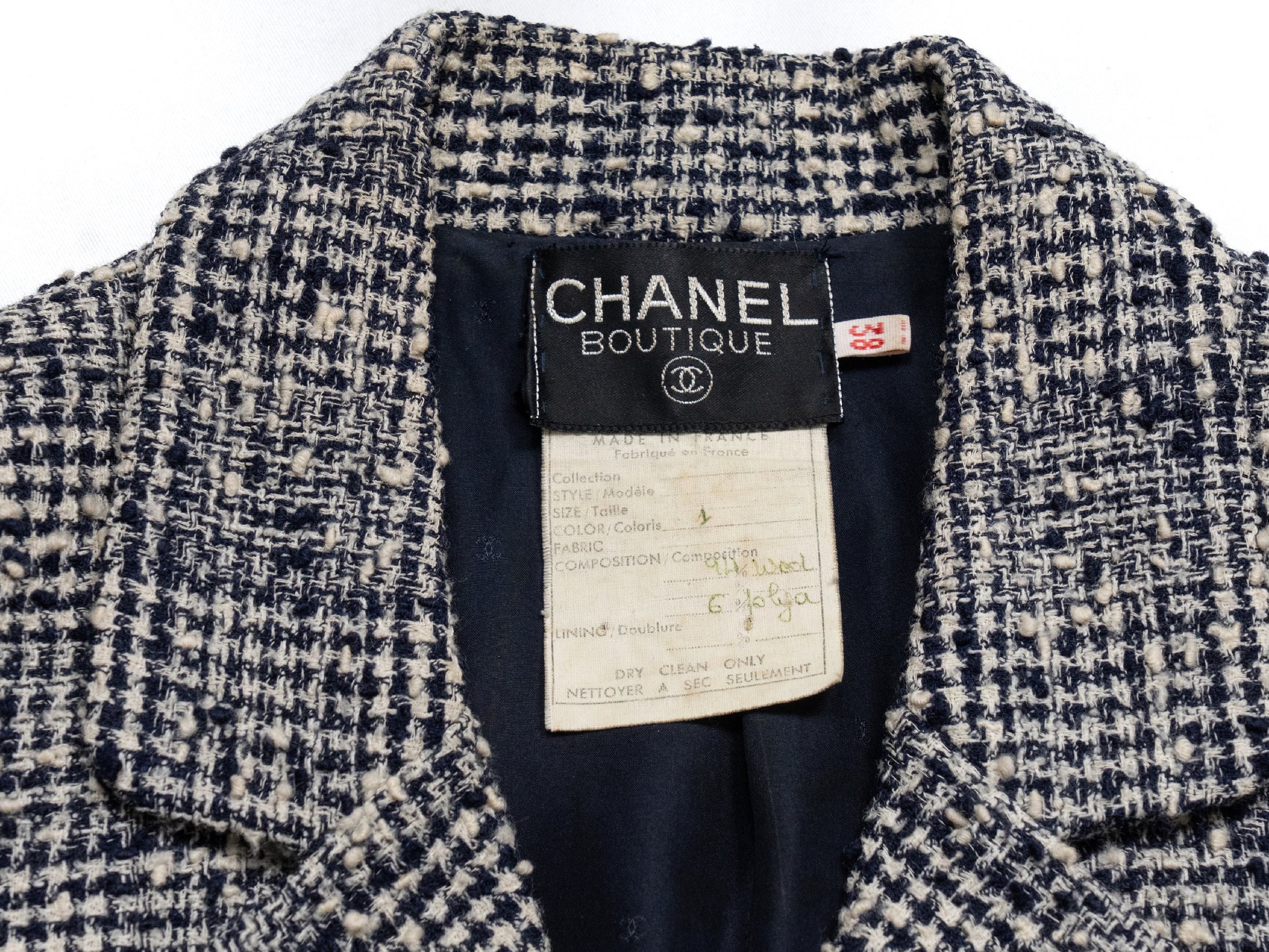 CHANEL 1988 Spring/Summer Runway Mademoiselle Button Tweed Coat