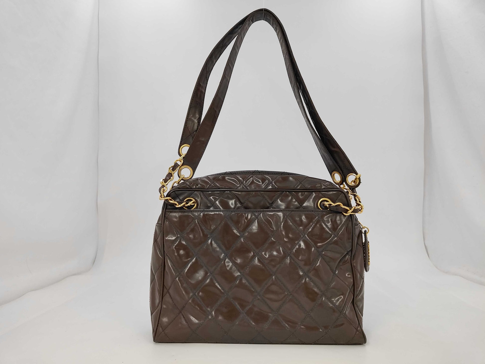 CHANEL Matelasse Patent Leather Chain Shoulder Bag