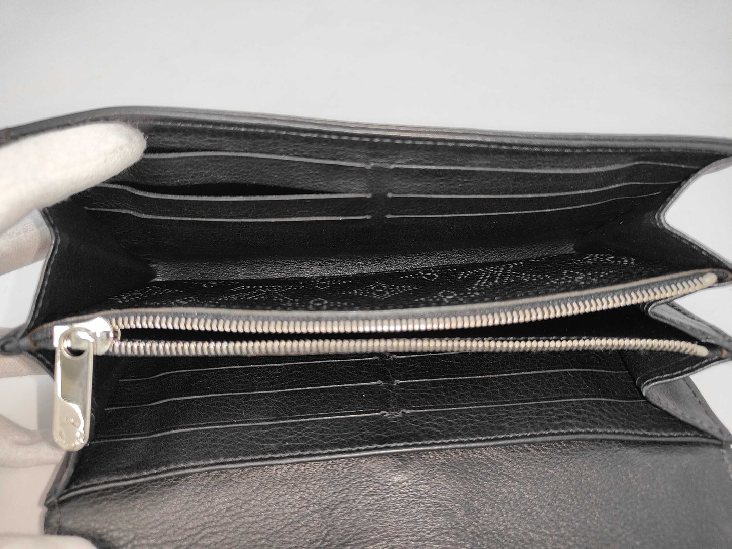 LOUIS VUITTON Mahina Portefeuille Iris Leather Bifold Long Wallet Black Serial Number Wallet